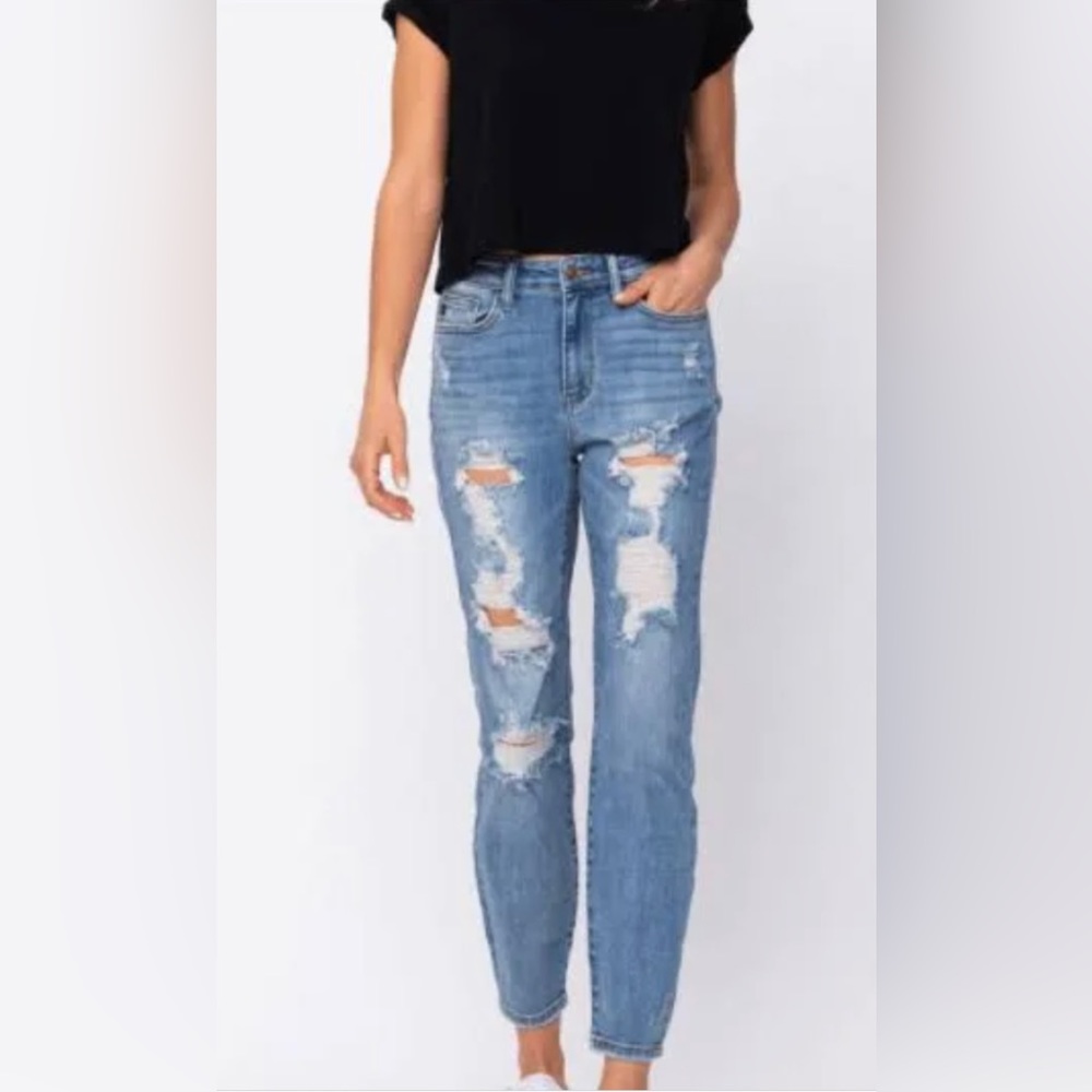 Judy Blue hi rise distressed boyfriend jeans style JB82170 REG LT GUC size 11/30